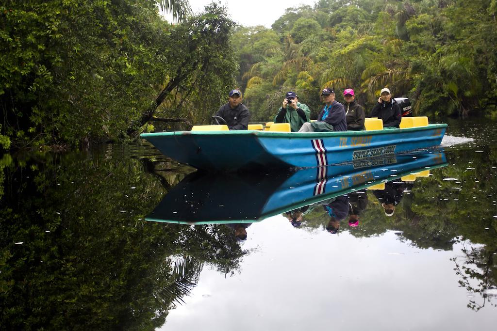Turtle Beach Lodge Tortuguero Exteriör bild